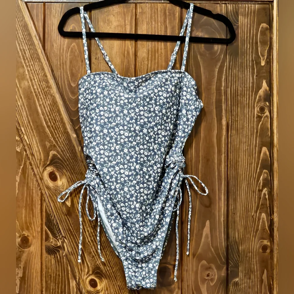 SWIMSUIT One Piece L green white floral ruched sides adjustable cottagecore VGUC